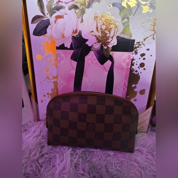 Louis Vuitton Brown Damier Small Cosmetic 💄 Pouch (EUC)(COA) - Picture 2 of 11
